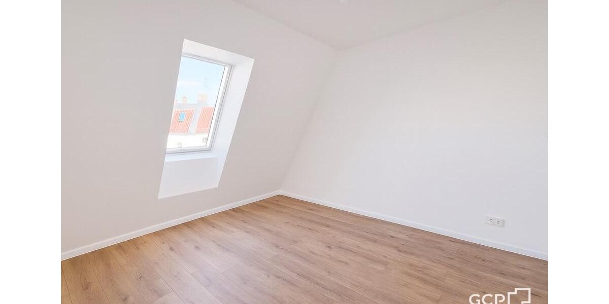 Dachgeschoßwohnung Berlin Mitte - 4 Zimmer, 122 m&sup2;, 2.501&euro; | Angebot:23317054