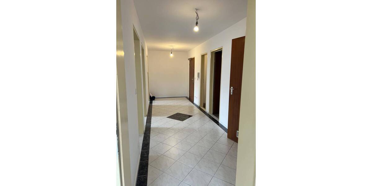 Etagenwohnung Spardorf - 4 Zimmer, 92 m&sup2;, 1.390&euro; | Angebot:26188535