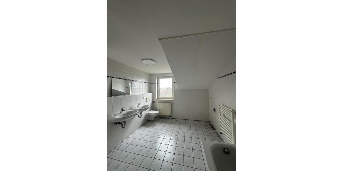 Etagenwohnung Weißenfels - 4 Zimmer, 102 m&sup2;, 613&euro; | Angebot:26675307