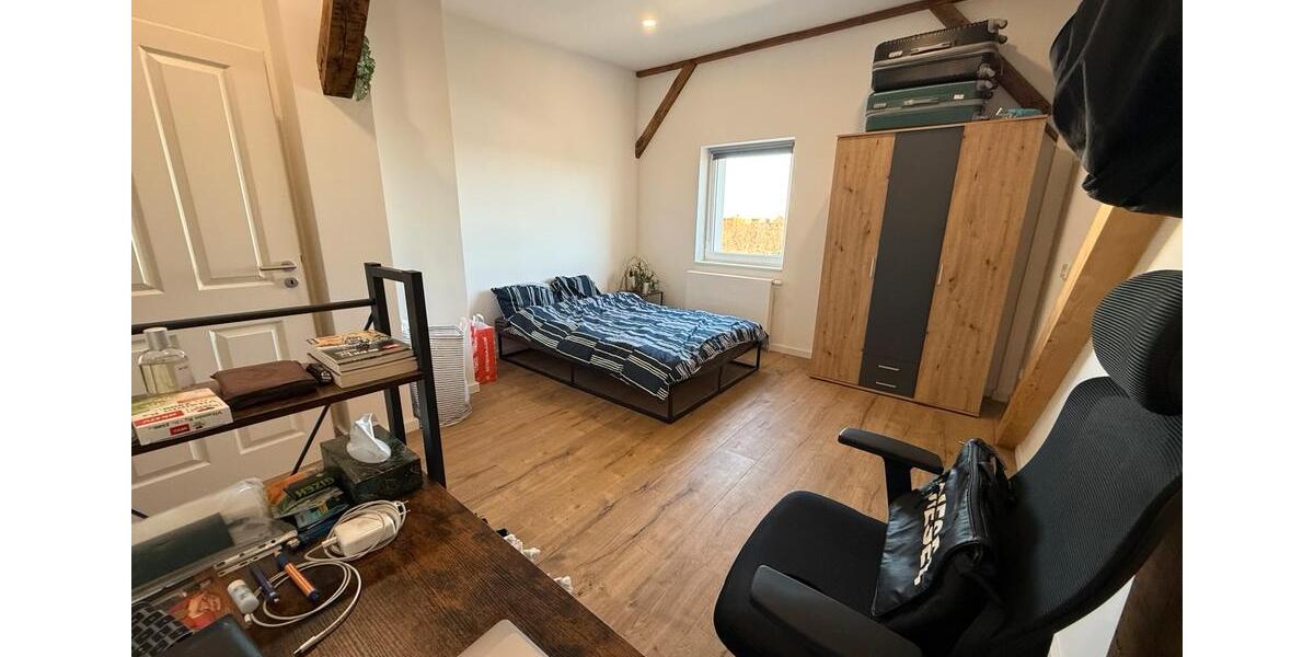 Dachgeschoßwohnung Berlin Mitte - 4 Zimmer, 90 m&sup2;, 700&euro; | Angebot:24859395