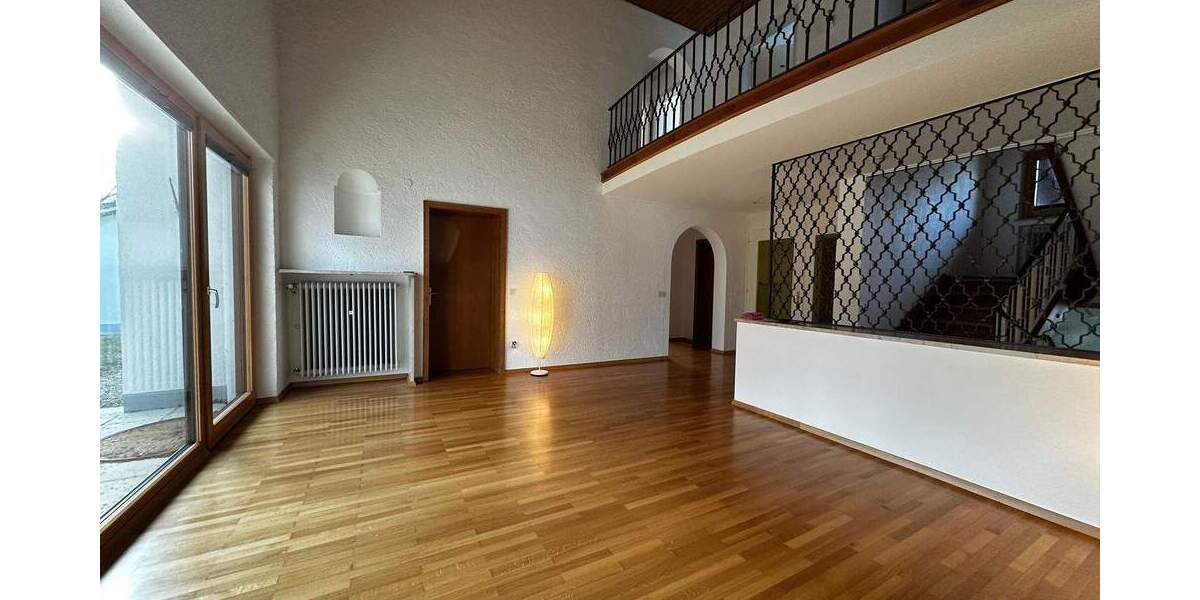 Einfamilienhaus Lautrach - 9 Zimmer, 250 m&sup2;, 2.100&euro; | Angebot:24820175