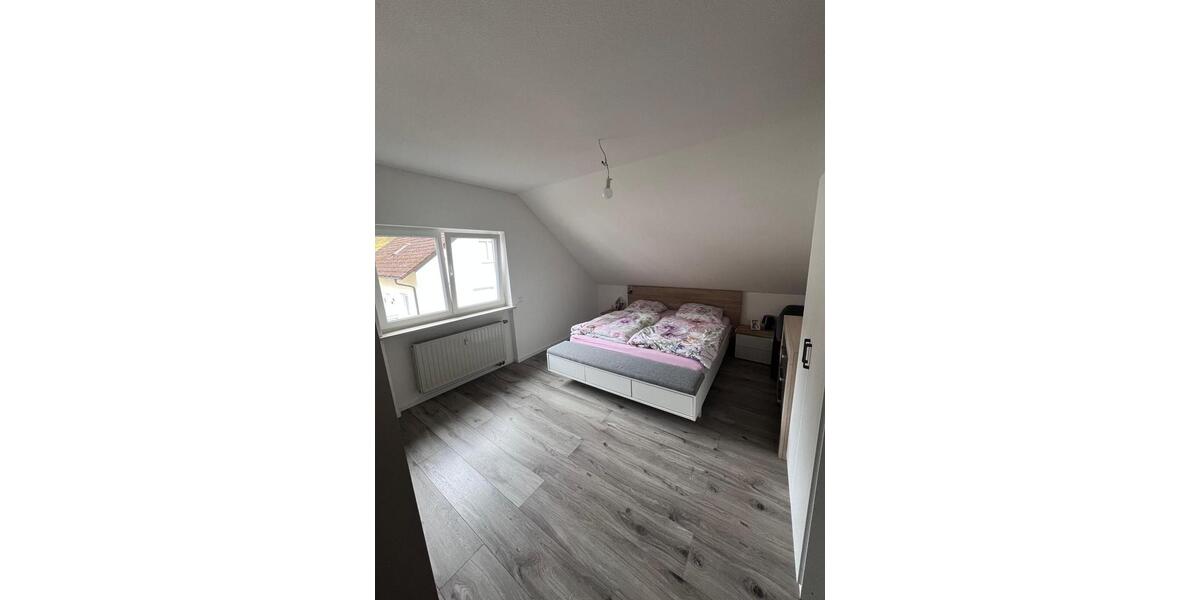 Dachgeschoßwohnung Zell im Wiesental - 4 Zimmer, 135 m&sup2;, 1.350&euro; | Angebot:25883441