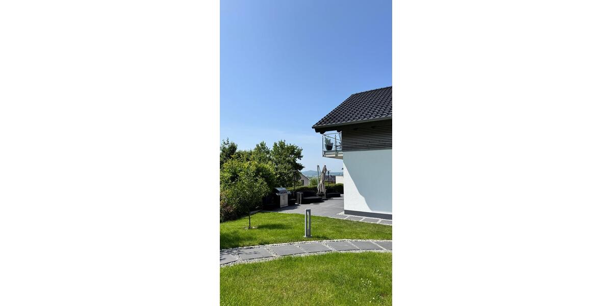 Teilmöbliert: Repräsentatives EFH in Habichtswald mit EBK, Sauna und Kamin 4 zimmer