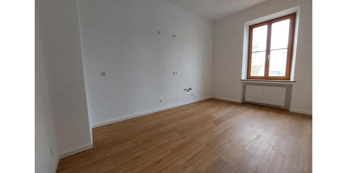 Etagenwohnung Straubing - 4 Zimmer, 143 m&sup2;, 1.200&euro; | Angebot:26006497