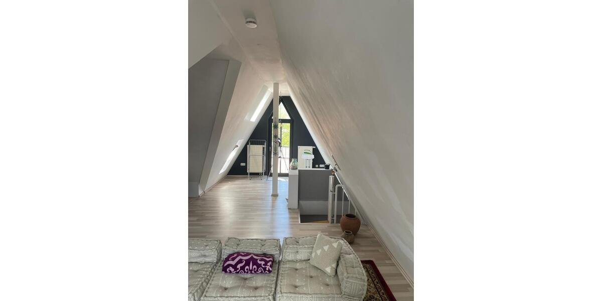Dachgeschoßwohnung Bad Neustadt an der Saale - 2.5 Zimmer, 70 m&sup2;, 895&euro; | Angebot:26632556