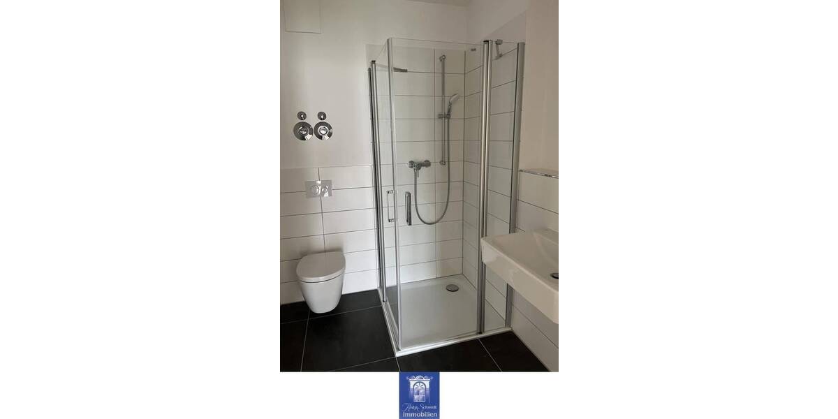 Etagenwohnung Dresden Innere Altstadt - 3 Zimmer, 101 m&sup2;, 1.325&euro; | Angebot:26835564
