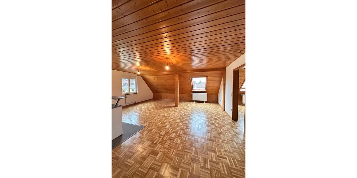 Dachgeschoßwohnung Tuttlingen - 2 Zimmer, 68 m&sup2;, 760&euro; | Angebot:26415274