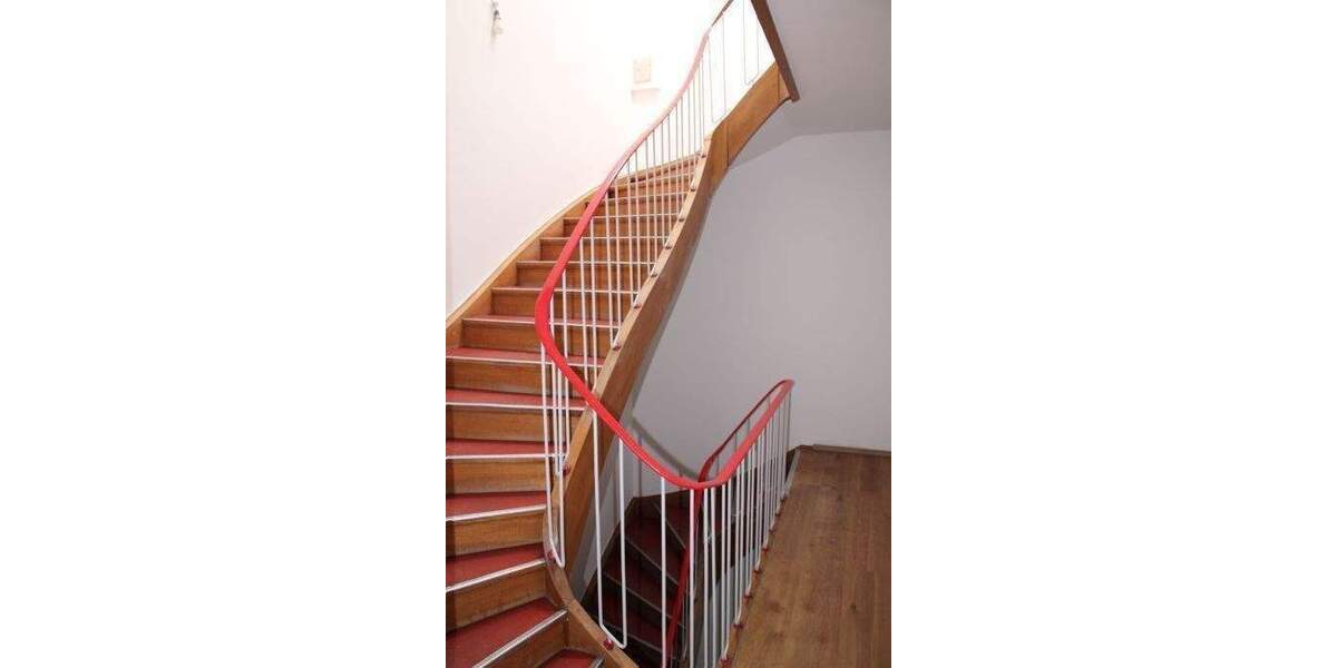 Etagenwohnung Vilsbiburg - 3 Zimmer, 141 m&sup2;, 1.200&euro; | Angebot:25797218