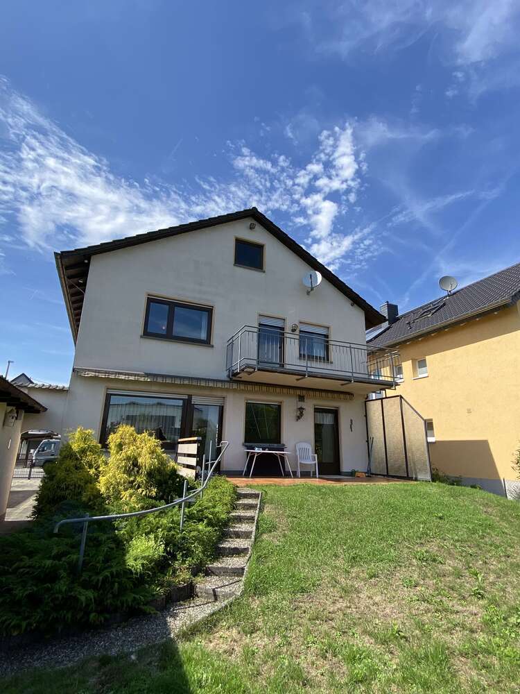 Haus zum Mieten in Flörsheim-Weilbach 2.100 € 126.37 m²