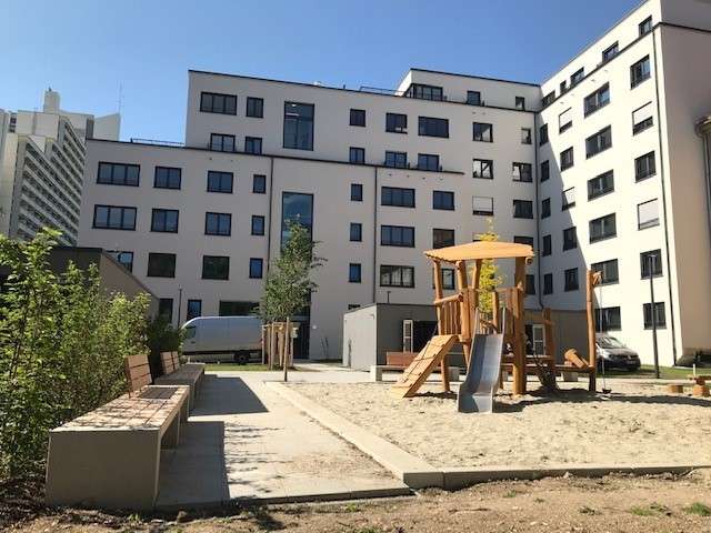 Etagenwohnung München Münchener Freiheit - 2 Zimmer, 81 m&sup2;, 1.800&euro; | Angebot:26187970