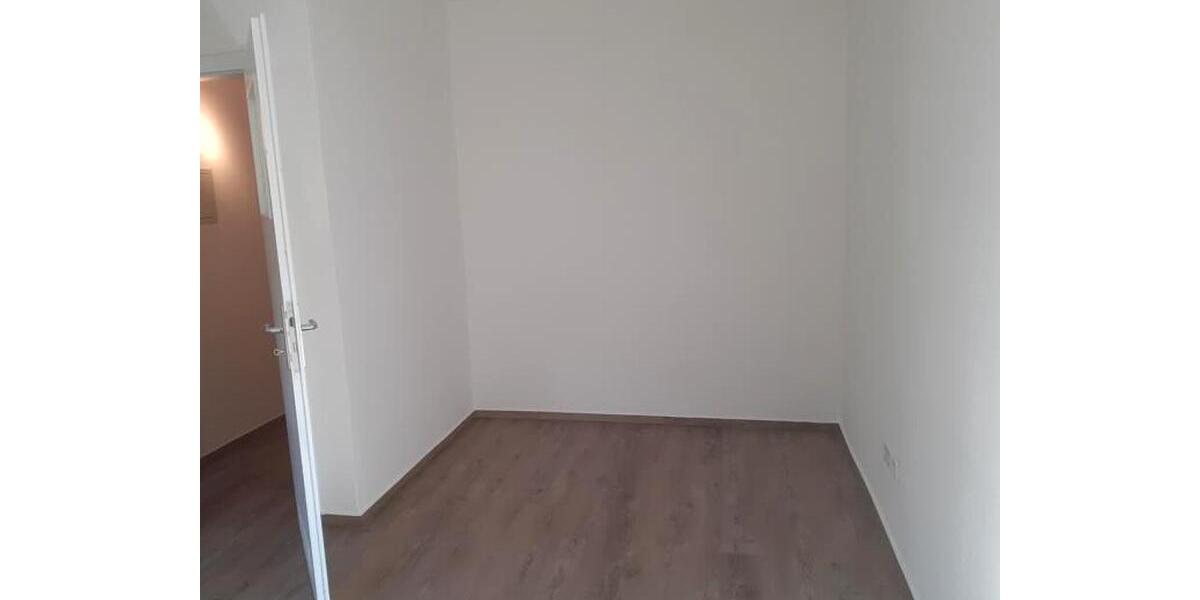 Etagenwohnung Neuss - 1 Zimmer, 33 m&sup2;, 550&euro; | Angebot:26561681