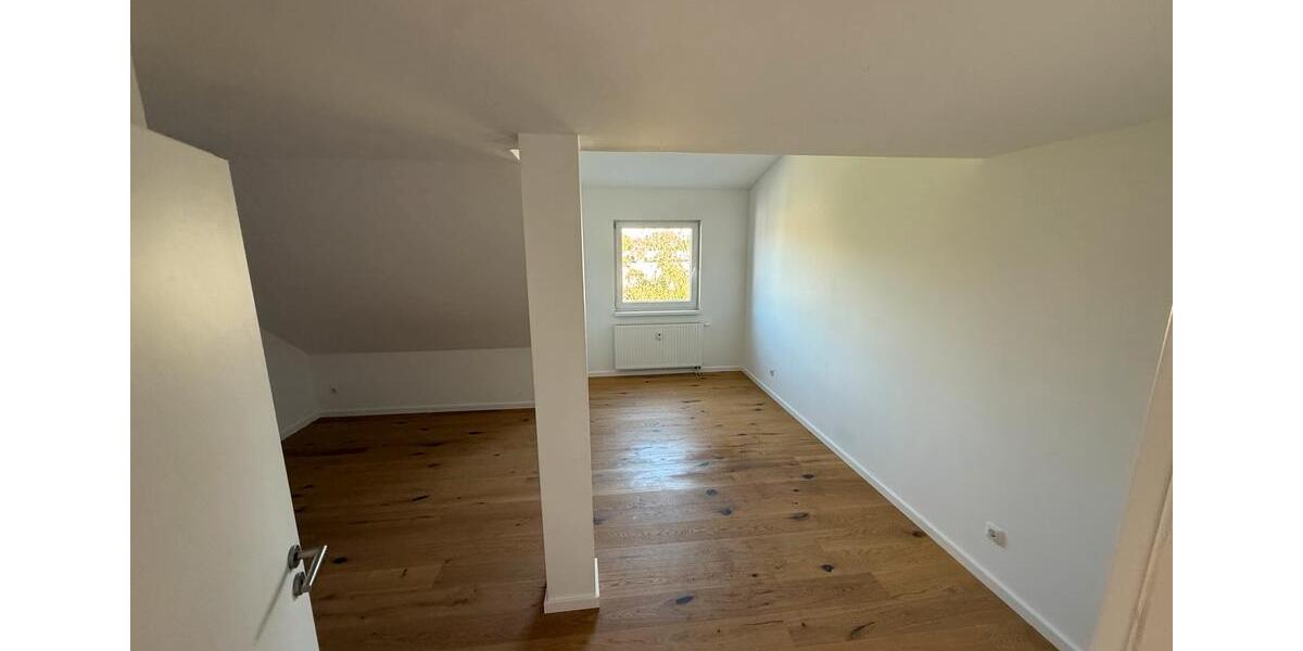 Dachgeschoßwohnung Hanau - 2 Zimmer, 91 m&sup2;, 1.050&euro; | Angebot:26383301