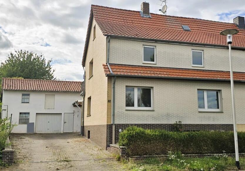 Doppelhaushälfte mit großem Garten in Hollenstedt zu vermieten
