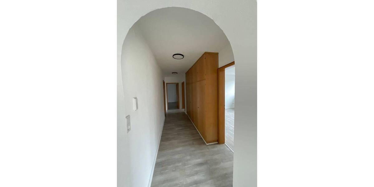 Einfamilienhaus Petersberg - 6 Zimmer, 180 m&sup2;, 1.600&euro; | Angebot:26106614