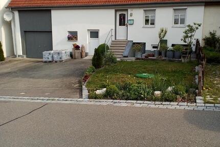 Haus Sonnenbühl - 5 Zimmer, 100 m&sup2;, 750&euro; | Angebot:25162826