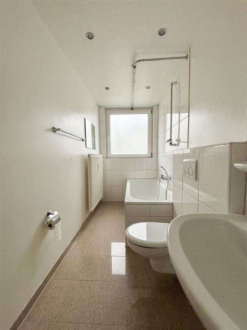 Wohnung zum Mieten in Düsseldorf 950 € 72 m² 3 zimmer