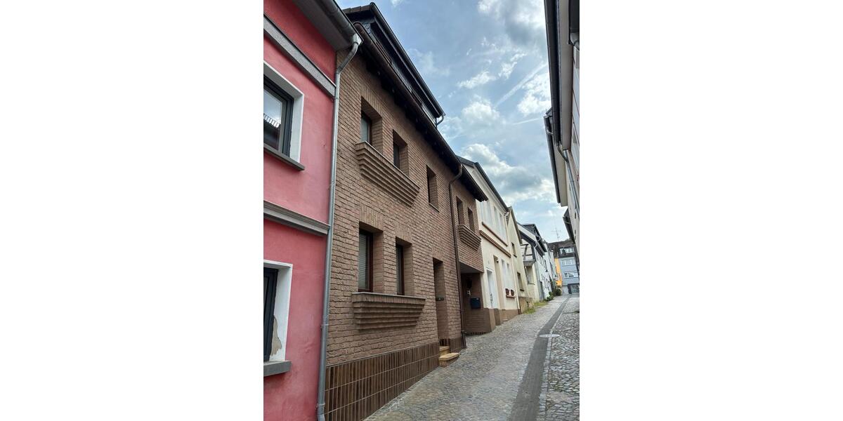 Etagenwohnung Wachtberg - 4 Zimmer, 100 m&sup2;, 1.150&euro; | Angebot:26408173