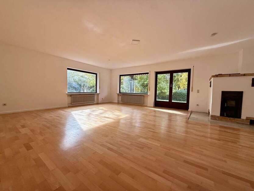 Wohnung zum Mieten in Berg 2.750 € 236 m² 5 zimmer