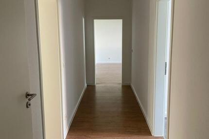 Helle 4,5-Zimmer-Wohnung mit Balkon in Hannover in der Nähe der MHH