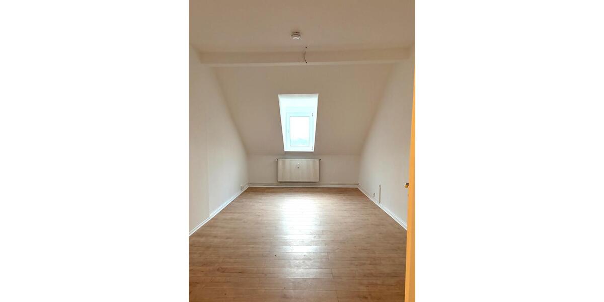 Dachgeschoßwohnung Nienburg (Weser) - 3 Zimmer, 98 m&sup2;, 790&euro; | Angebot:24314044