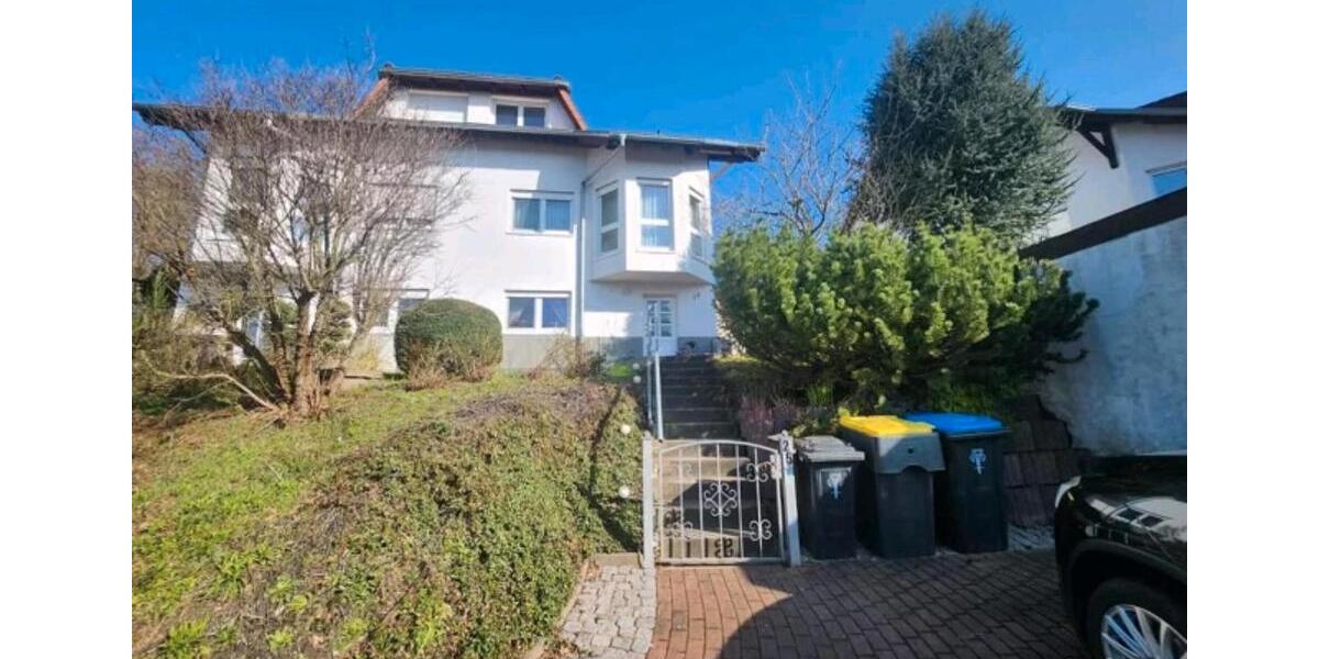 helle Doppelhaushälfte mit Garten und Garage in Ettenhausen a.d.S 5 zimmer