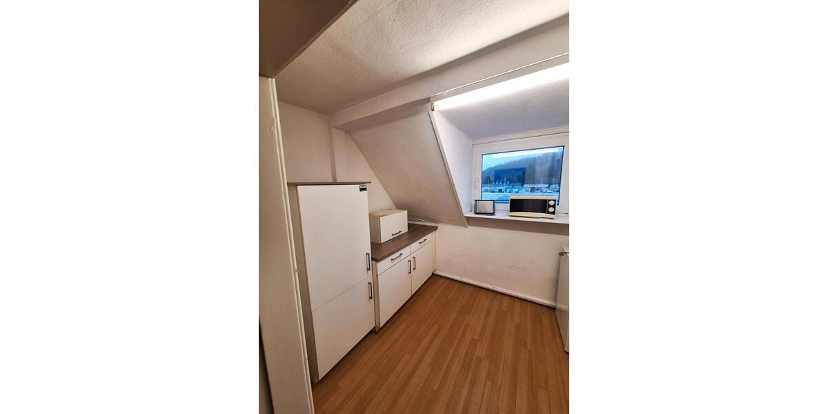 Dachgeschoßwohnung Flensburg - 2.5 Zimmer, 75 m&sup2;, 670&euro; | Angebot:26263086