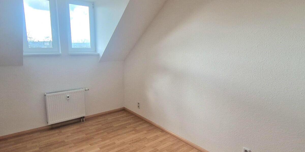2 MONATE KALTMIETFREI! - gemütliche 3-Zimmer-Dachgeschoßwohnung-nahe Sachsenallee 3 zimmer