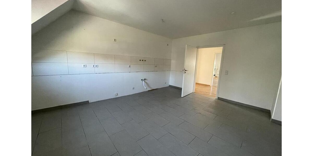 Dachgeschoßwohnung Zella-Mehlis Mehlis - 3.5 Zimmer, 110 m&sup2;, 925&euro; | Angebot:25751696