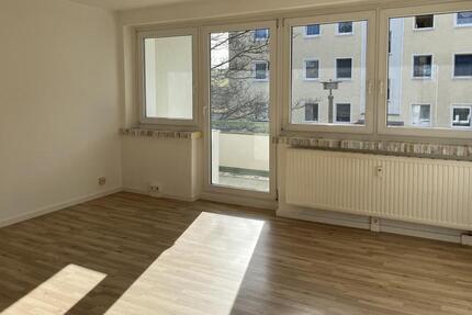Wohnung Dorfhain - 3 Zimmer, 67 m&sup2;, 399&euro; | Angebot:25286997