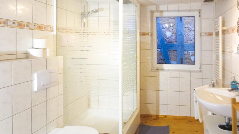 Gewerbeobjekt Melsungen - 4 Zimmer, 140 m&sup2;, 1.100&euro; | Angebot:25630321