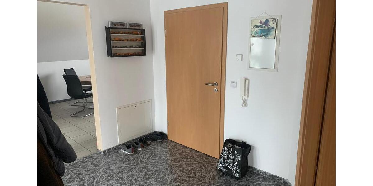Etagenwohnung Riedstadt - 3 Zimmer, 85 m&sup2;, 1.100&euro; | Angebot:26547074