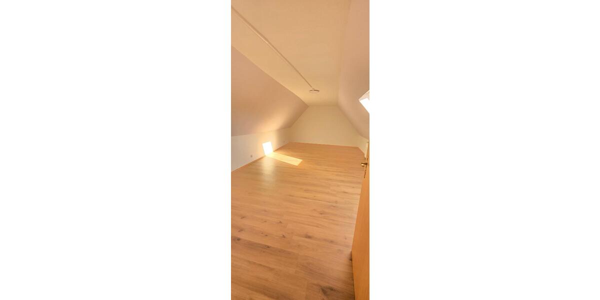 helle 3 Raumwohnung 74 qm² reine Nutzfläche, Stellplatz Nebengela zimmer