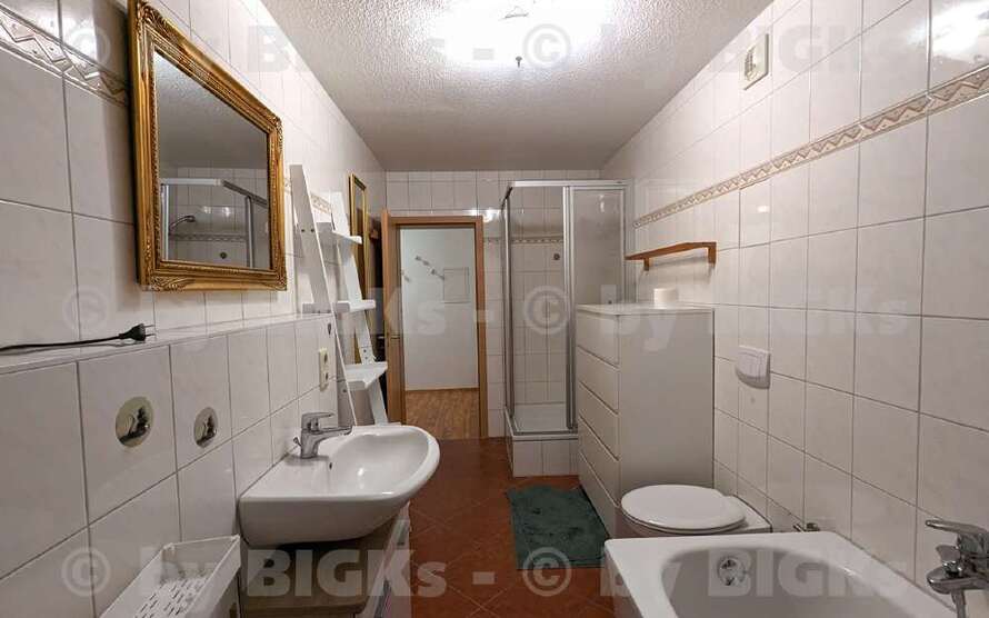 BIGKs: Suhl-Leninring: FREIE AUSSICHT - 3 Raum Wohnung Suhl,sep.Küche,Dusch-Wannenbad, Balkon (-;) 3 zimmer