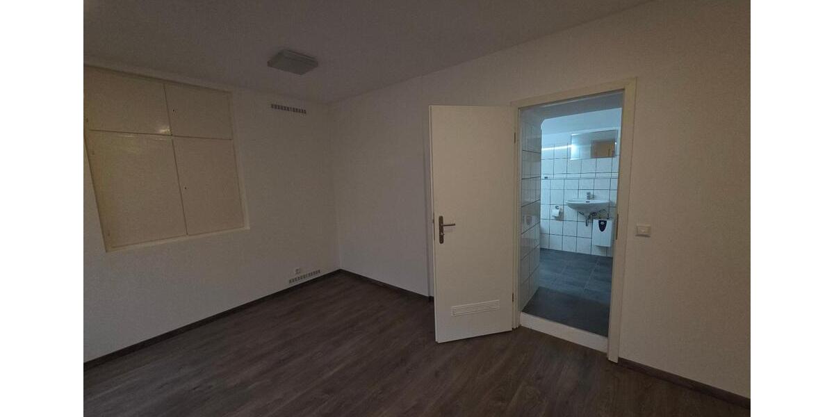 Gewerbeeinheit Ideal für: Fahrschule, Nachhilfe, Praxis,... in HD zimmer