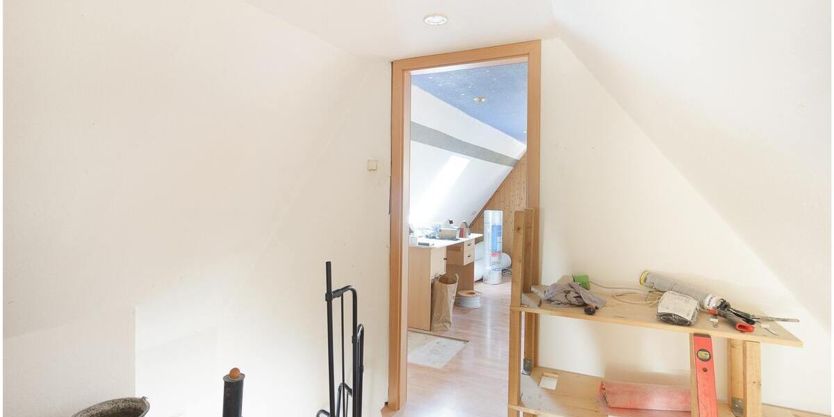 ***Moderne 97 m² Wohnung in Westoverledingen*** ***frisch renoviert*** - Dachgeschoßwohnung Westoverledingen Flachsmeer | Angebot:25407086