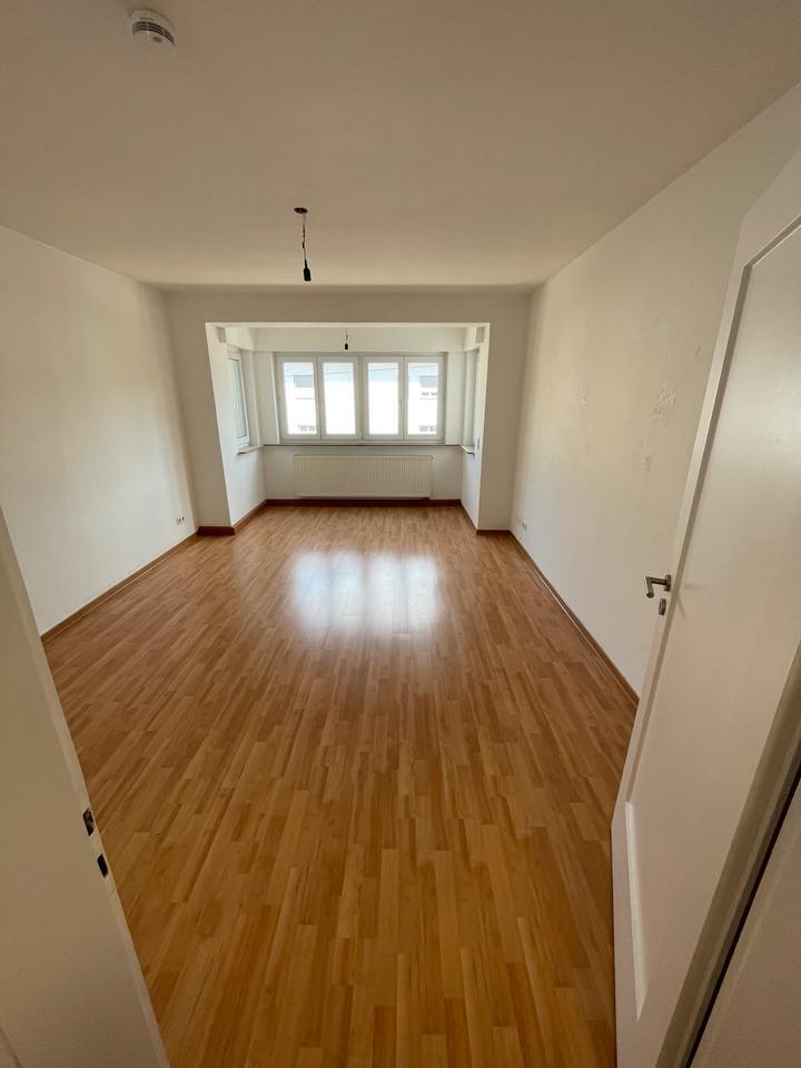 Zimmer (ca. 19 qm) in ruhig gelegener 2,5 Zimmer Wohnung