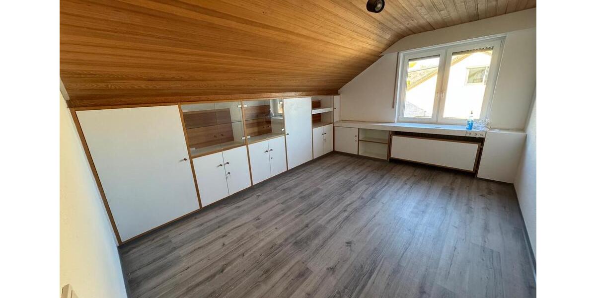 Etagenwohnung Bad Hersfeld - 4 Zimmer, 90 m&sup2;, 1.000&euro; | Angebot:25639132