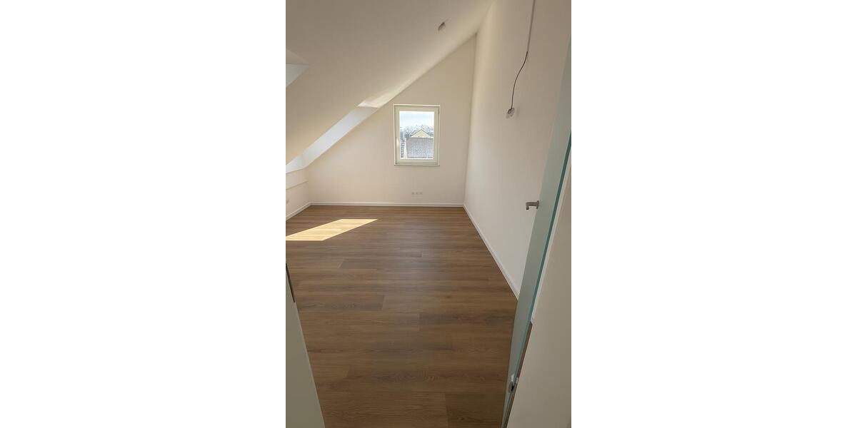 Dachgeschoßwohnung Grafrath - 2 Zimmer, 88 m&sup2;, 1.650&euro; | Angebot:24459041