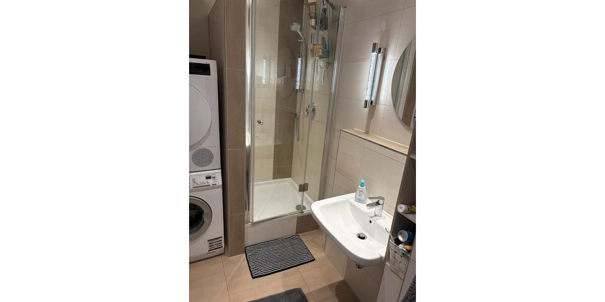 Wohnen auf Zeit Esslingen am Neckar Hegensberg - 15 Zimmer, 80 m&sup2;, 420&euro; | Angebot:26581446