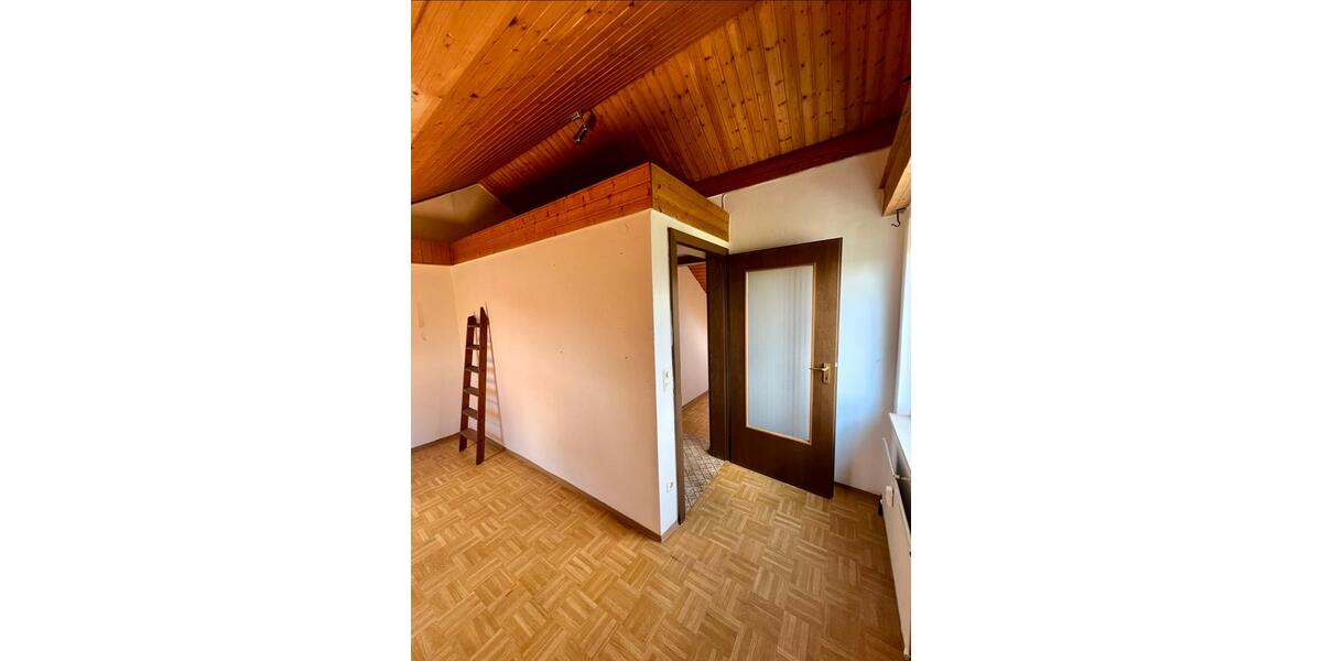 Dachgeschoßwohnung Neumarkt in der Oberpfalz Altenhof - 3 Zimmer, 42 m&sup2;, 495&euro; | Angebot:26024611