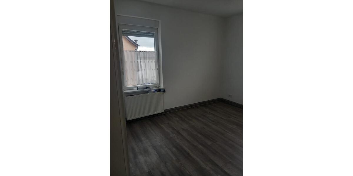 Etagenwohnung Lügde - 5 Zimmer, 130 m&sup2;, 850&euro; | Angebot:26254886