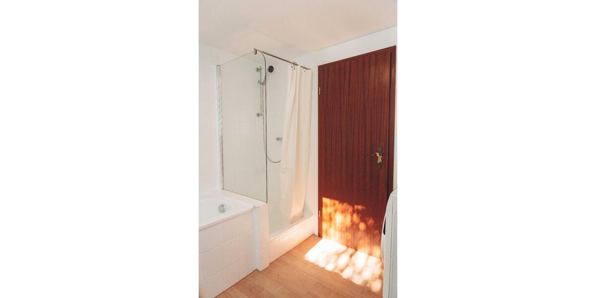 Etagenwohnung Königswinter - 3 Zimmer, 90 m&sup2;, 1.260&euro; | Angebot:26130792