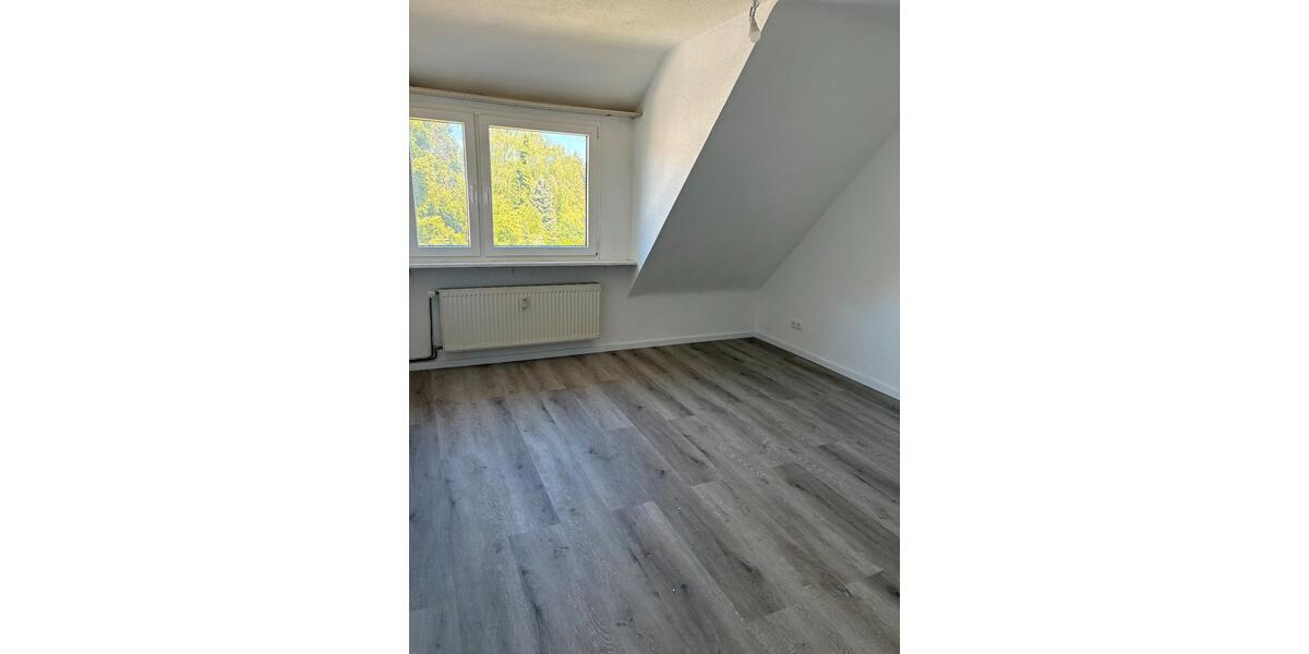 Dachgeschoßwohnung Oberhausen - 2.5 Zimmer, 50 m&sup2;, 590&euro; | Angebot:26405960