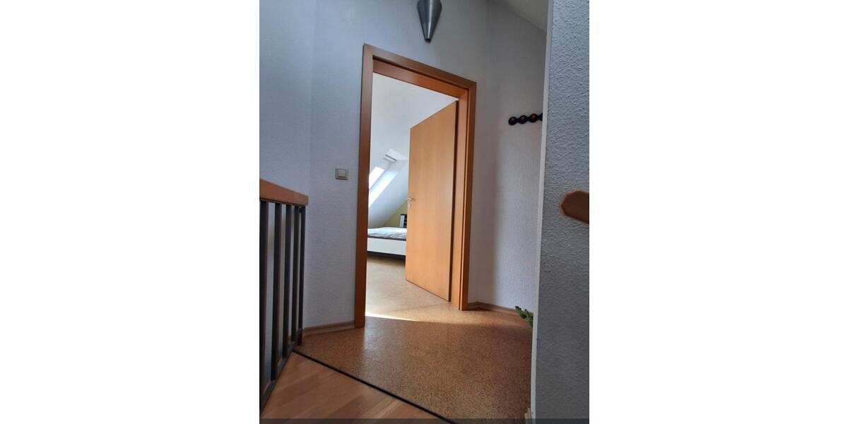 Dachgeschoßwohnung Ilbesheim bei Landau in der Pfalz - 1 Zimmer, 25 m&sup2;, 349&euro; | Angebot:25989172