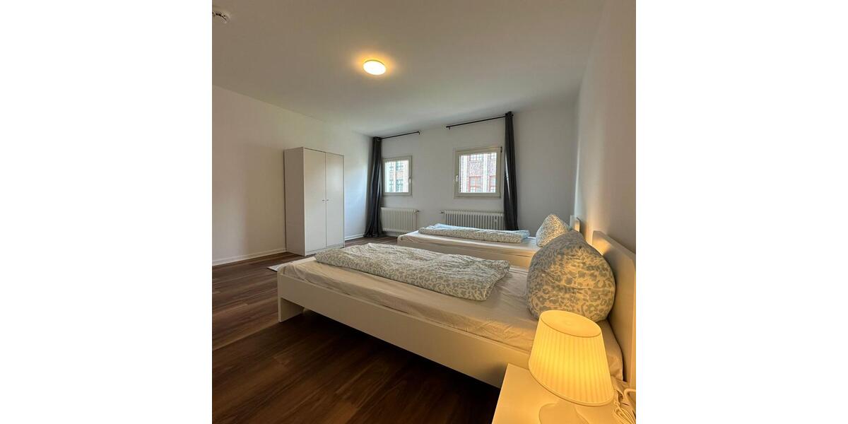 Wohnen auf Zeit Essen Stadtbezirk II - 100 Zimmer, 200 m&sup2;, 15&euro; | Angebot:22480761