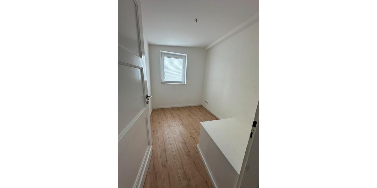 Dachgeschoßwohnung Krefeld - 3 Zimmer, 105 m&sup2;, 1.149&euro; | Angebot:24801525