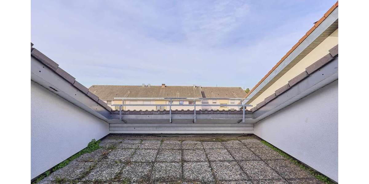 Etagenwohnung Schwetzingen - 3 Zimmer, 100 m&sup2;, 1.200&euro; | Angebot:27270846