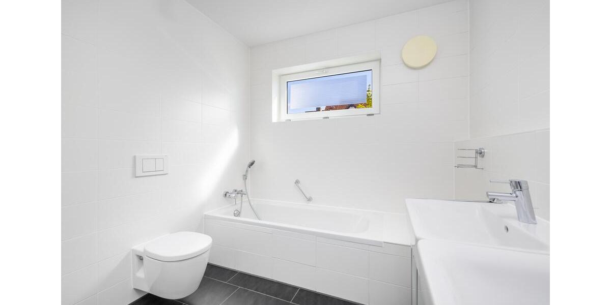 Reihenhaus Augsburg Haunstetten-Siebenbrunn - 5 Zimmer, 147 m&sup2;, 2.250&euro; | Angebot:24762123