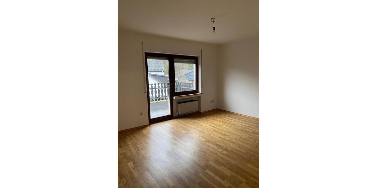 Etagenwohnung Hellenthal - 3 Zimmer, 100 m&sup2;, 880&euro; | Angebot:24804993