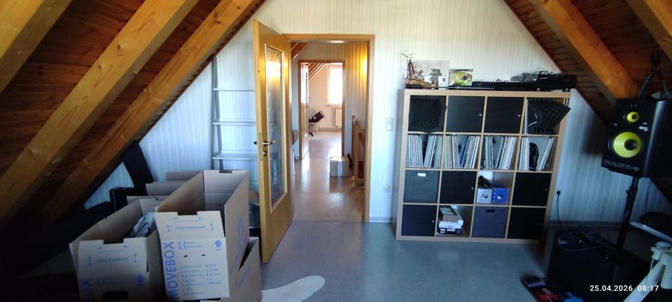 Dachgeschoßwohnung Üchtelhausen - 4 Zimmer, 140 m&sup2;, 900&euro; | Angebot:26506554